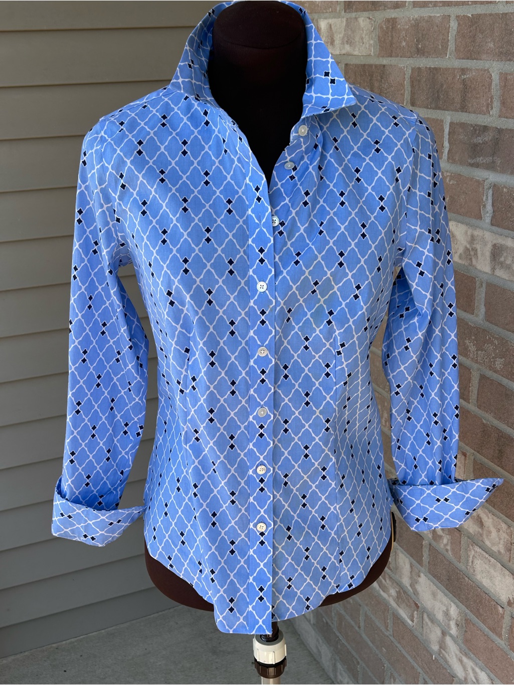 Talbots S4p Lt Blue/Navt Button Down-White Trellis Pattern-Wrinkle Resistant-